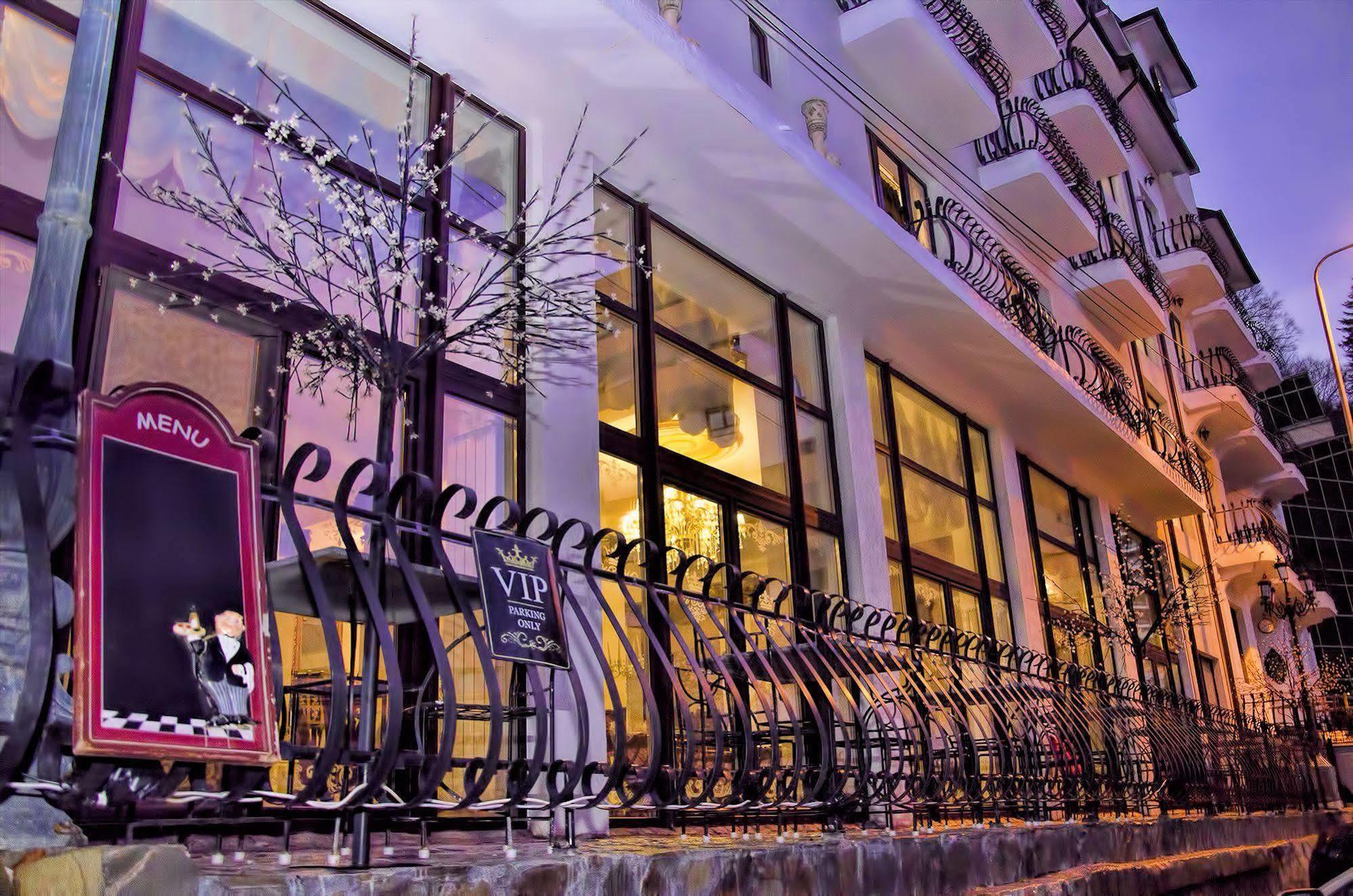 Hotel Coroana Moldovei Slănic-Moldova Eksteriør billede
