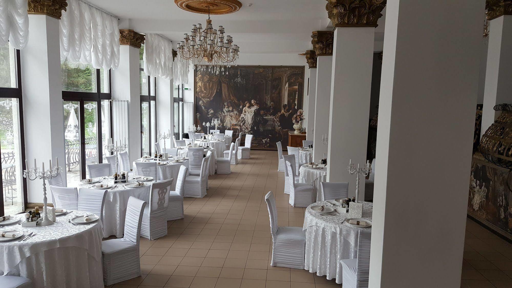 Hotel Coroana Moldovei Slănic-Moldova Eksteriør billede