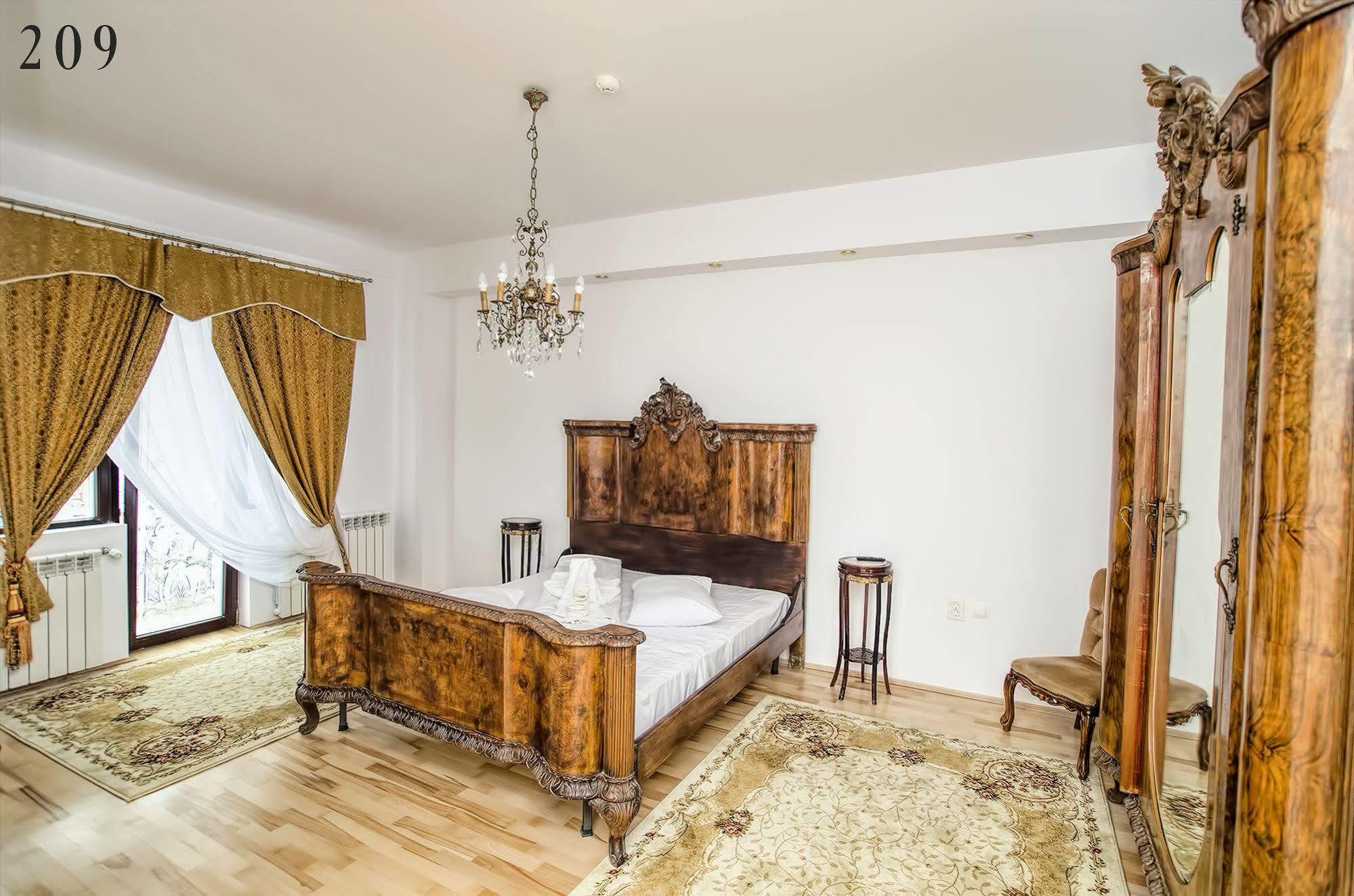 Hotel Coroana Moldovei Slănic-Moldova Eksteriør billede